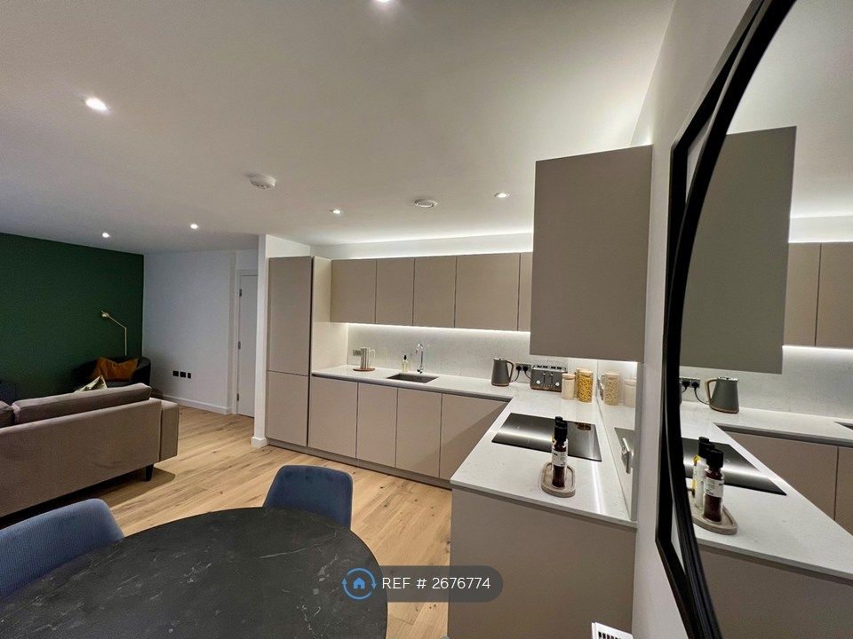 Property photo 3 of 17 Kitchen