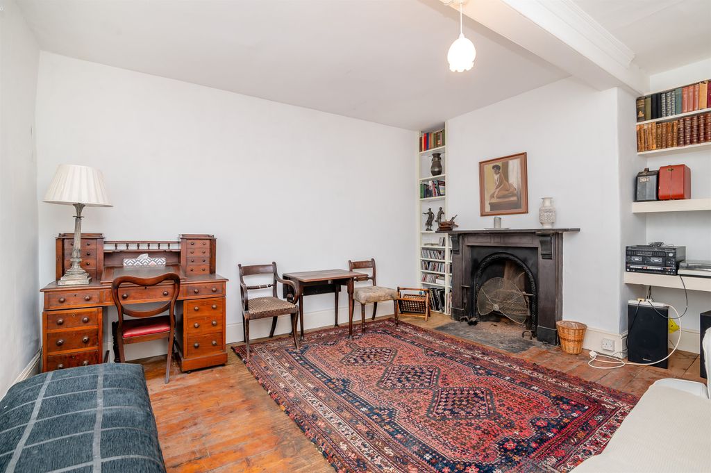 Property photo 3 of 20