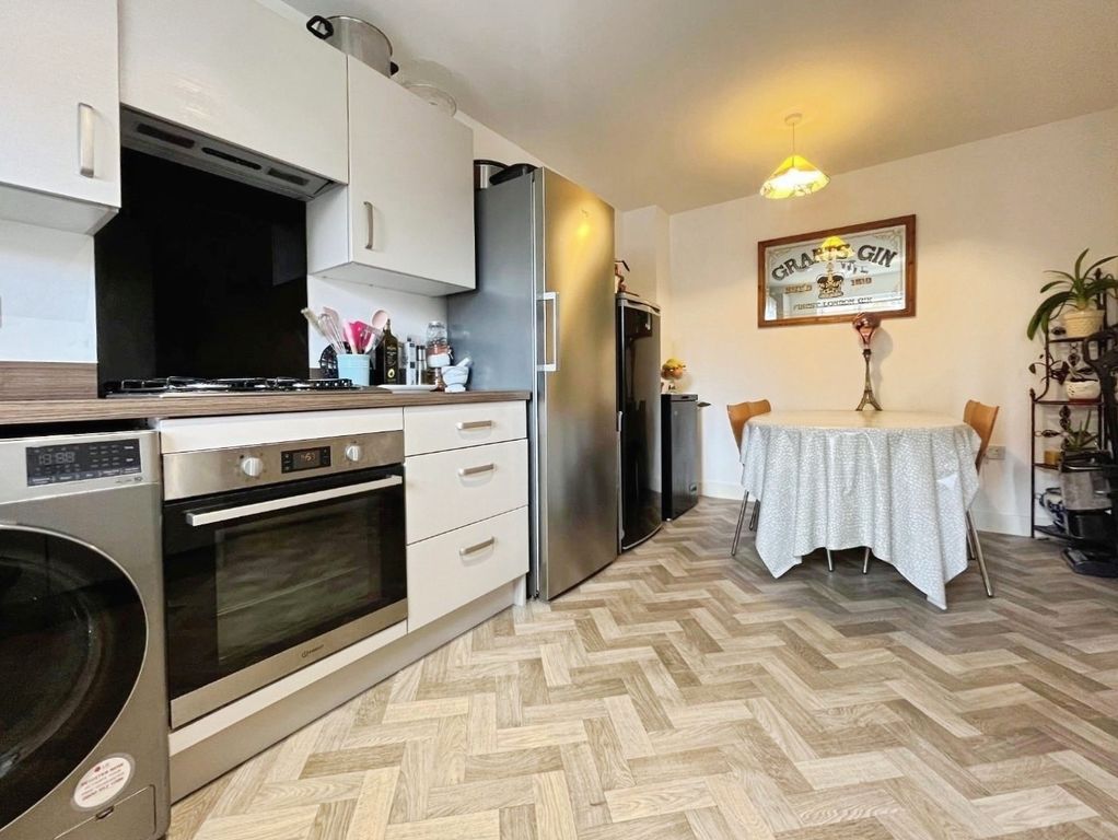 Property photo 3 of 13 Kitchen