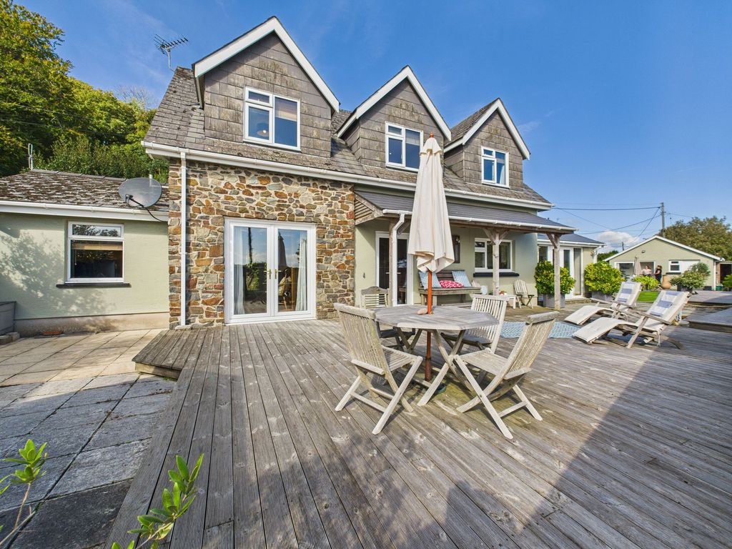 Property photo 1 of 32