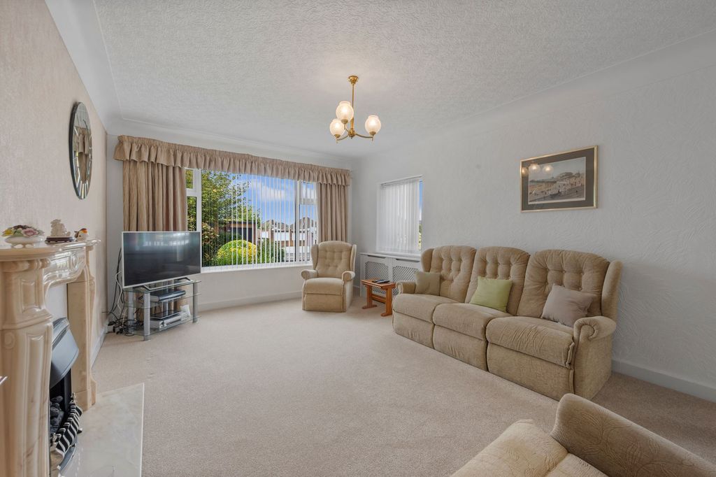 Property photo 3 of 33