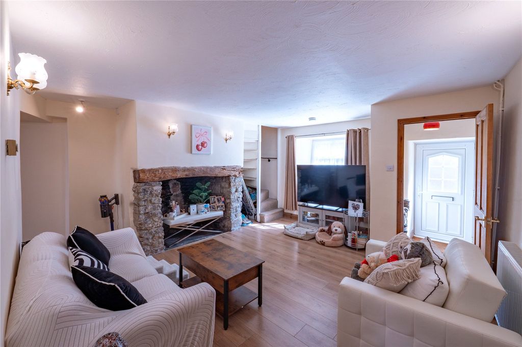 Property photo 3 of 8 Picture No. 04