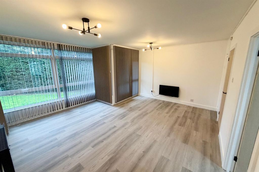 Property photo 3 of 10 Lounge2.Jpg