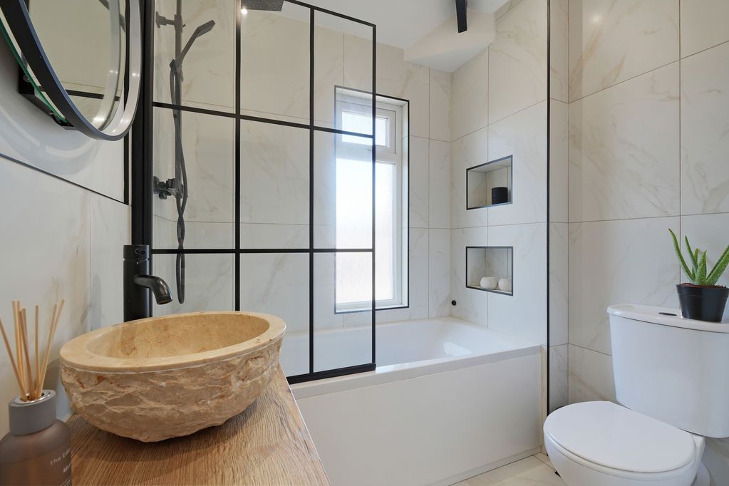 Property photo 3 of 32 Bathroom