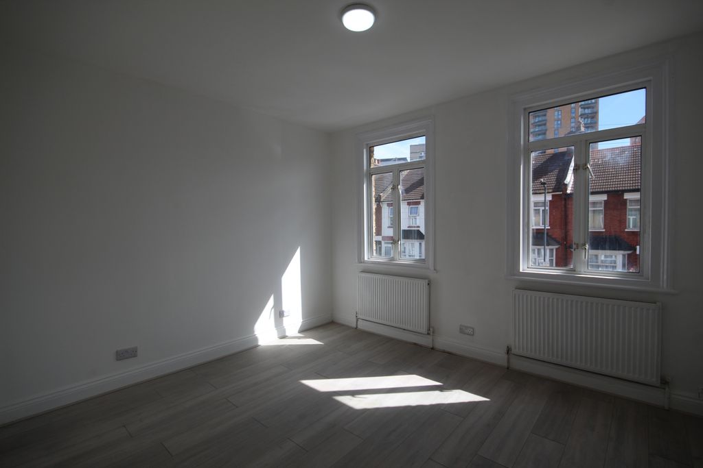 Property photo 2 of 10 Gallery