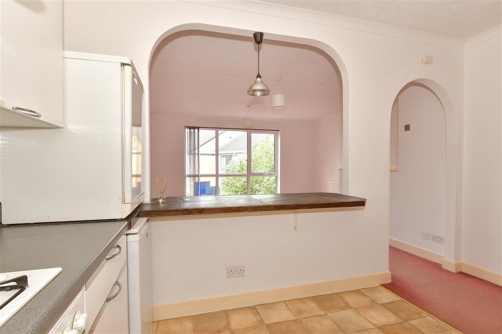 Property photo 2 of 10 Kitchen