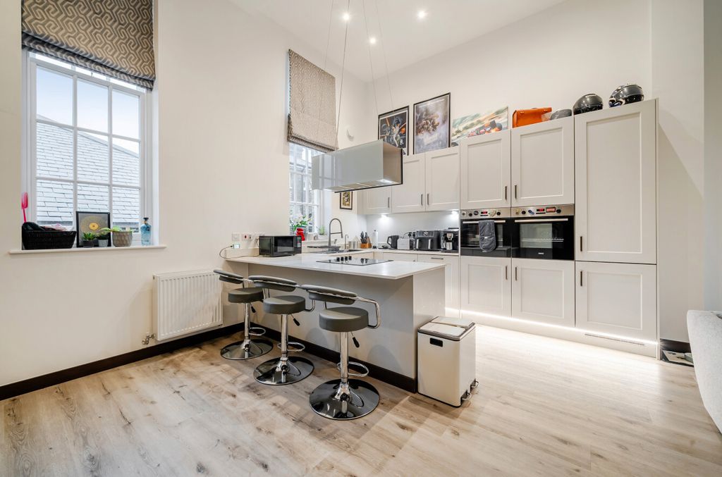 Property photo 2 of 18 1389104-3-693Beb3...