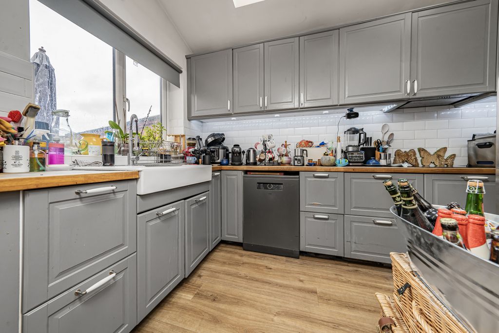 Property photo 3 of 10 Gallery