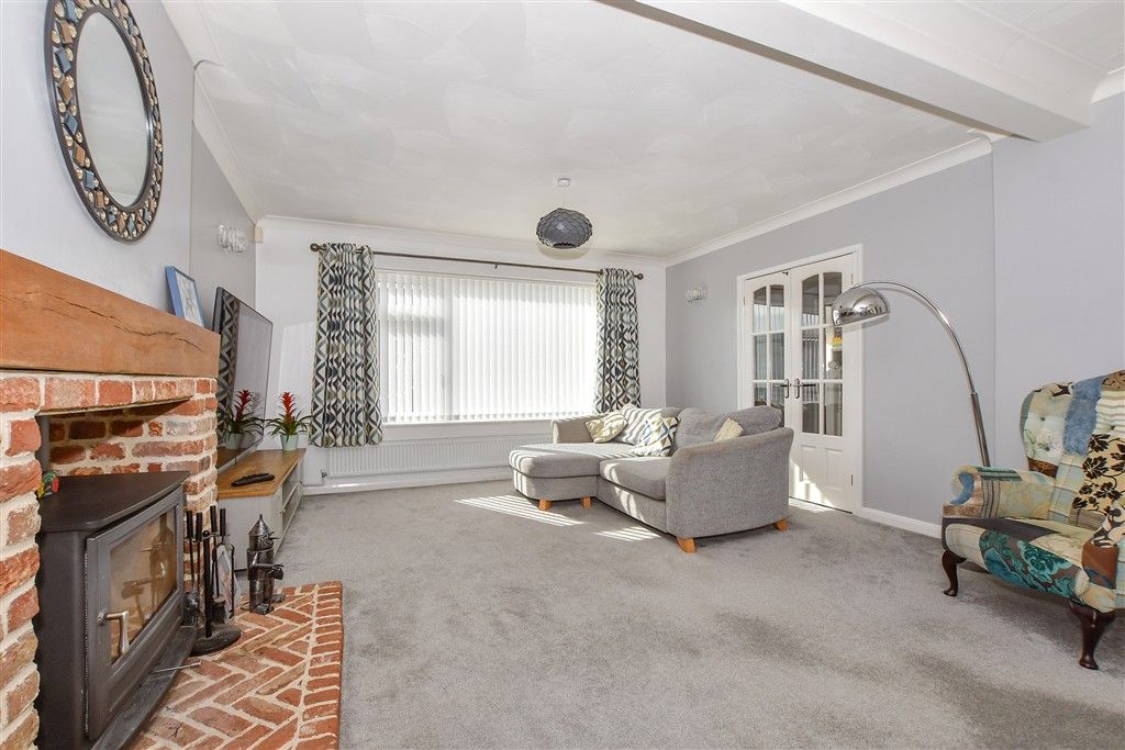 Property photo 1 of 15 Lounge