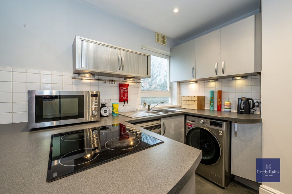 Property photo 2 of 13 Kitchen