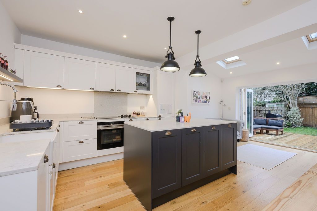 Property photo 2 of 17