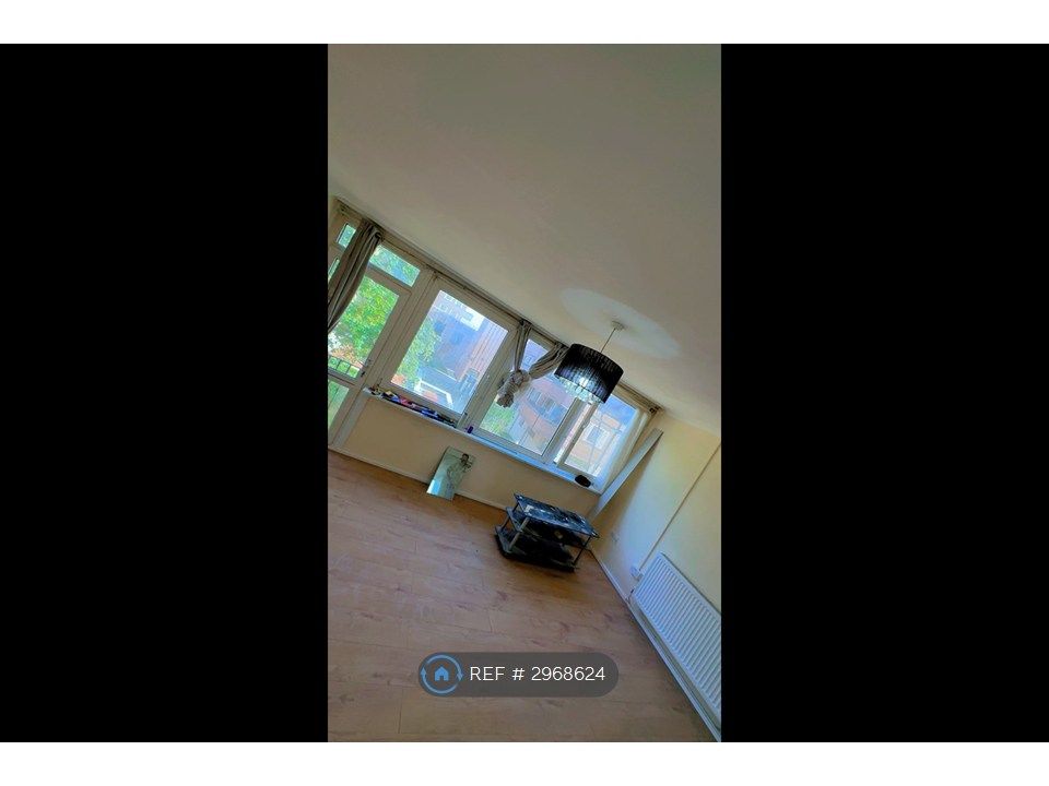 Property photo 3 of 9 Living Room