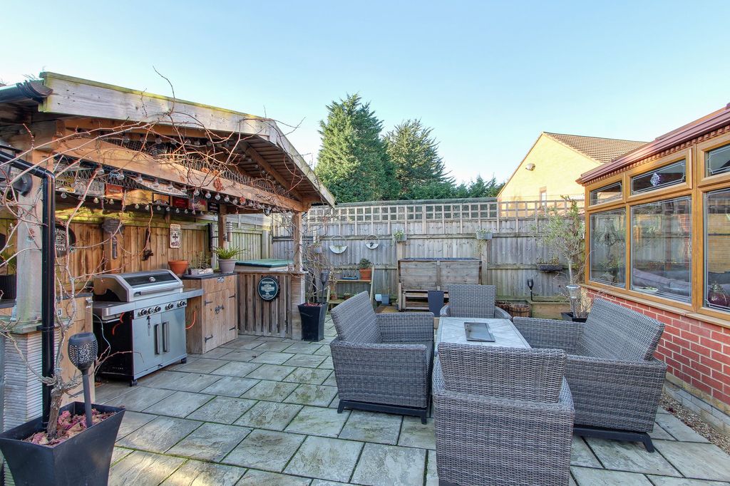 Property photo 2 of 35
