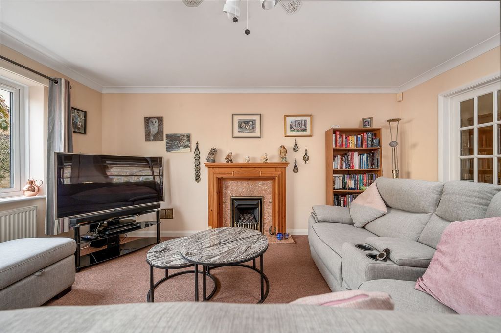Property photo 2 of 23