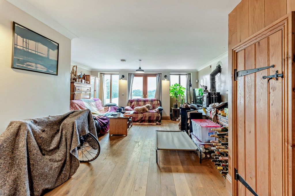 Property photo 2 of 35