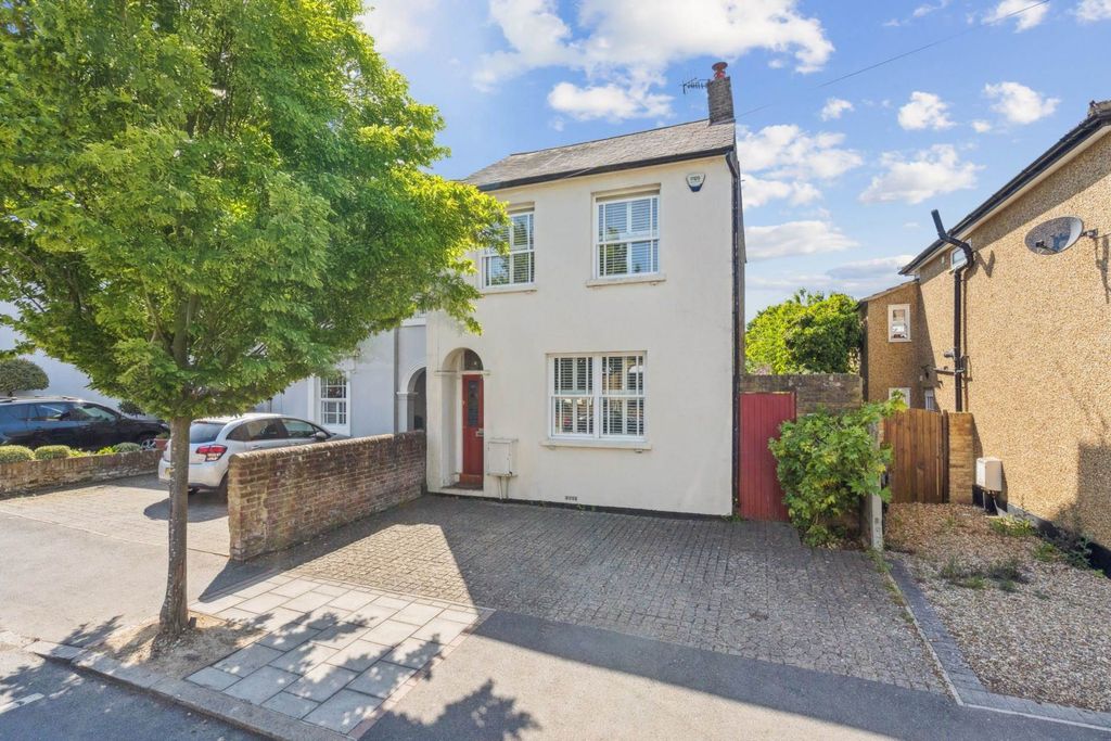 Property photo 1 of 19