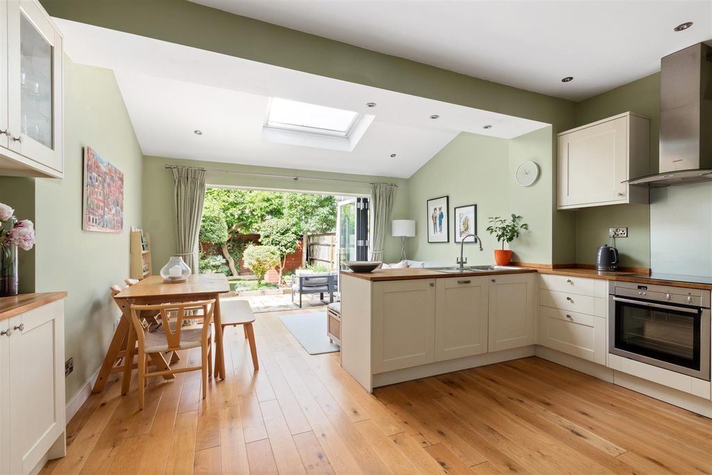 Property photo 3 of 16 Kitchen