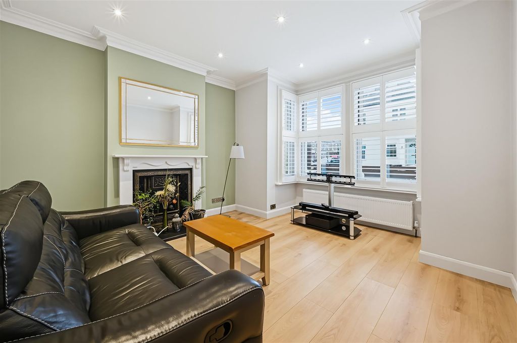 Property photo 2 of 12