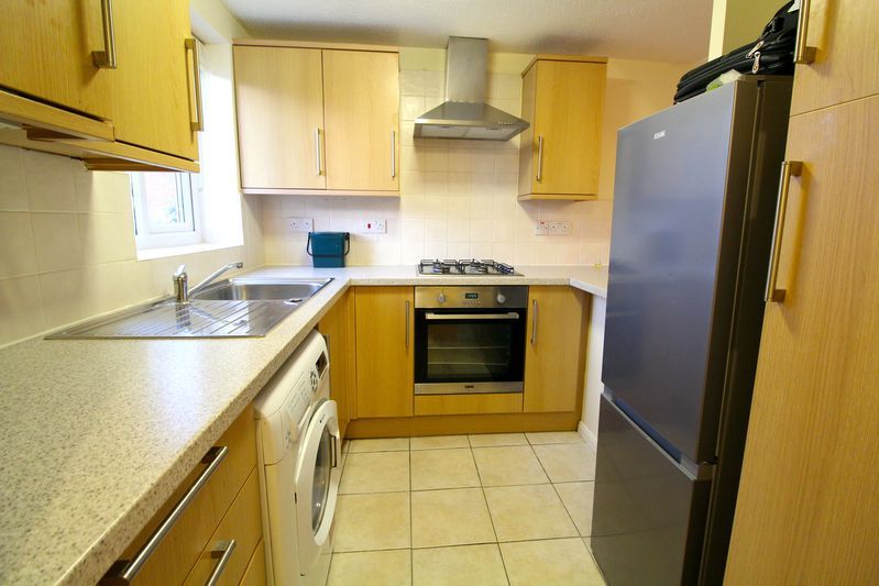 Property photo 2 of 10 Kitchen