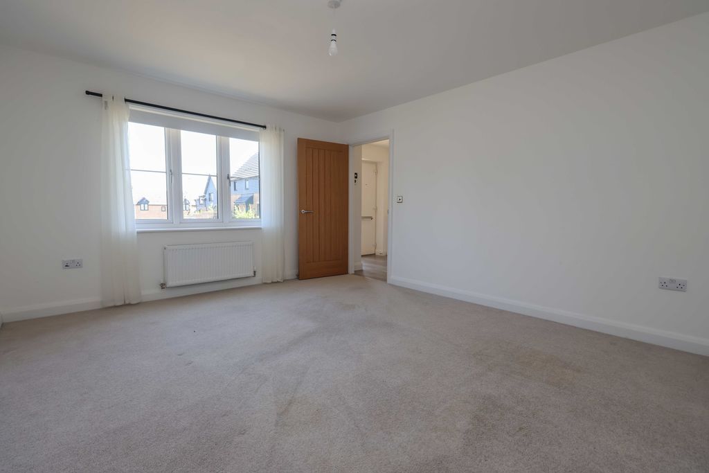 Property photo 2 of 23 Sitting Room