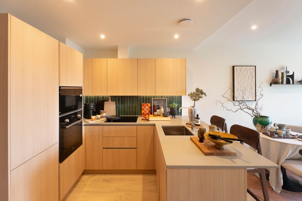 Property photo 2 of 20