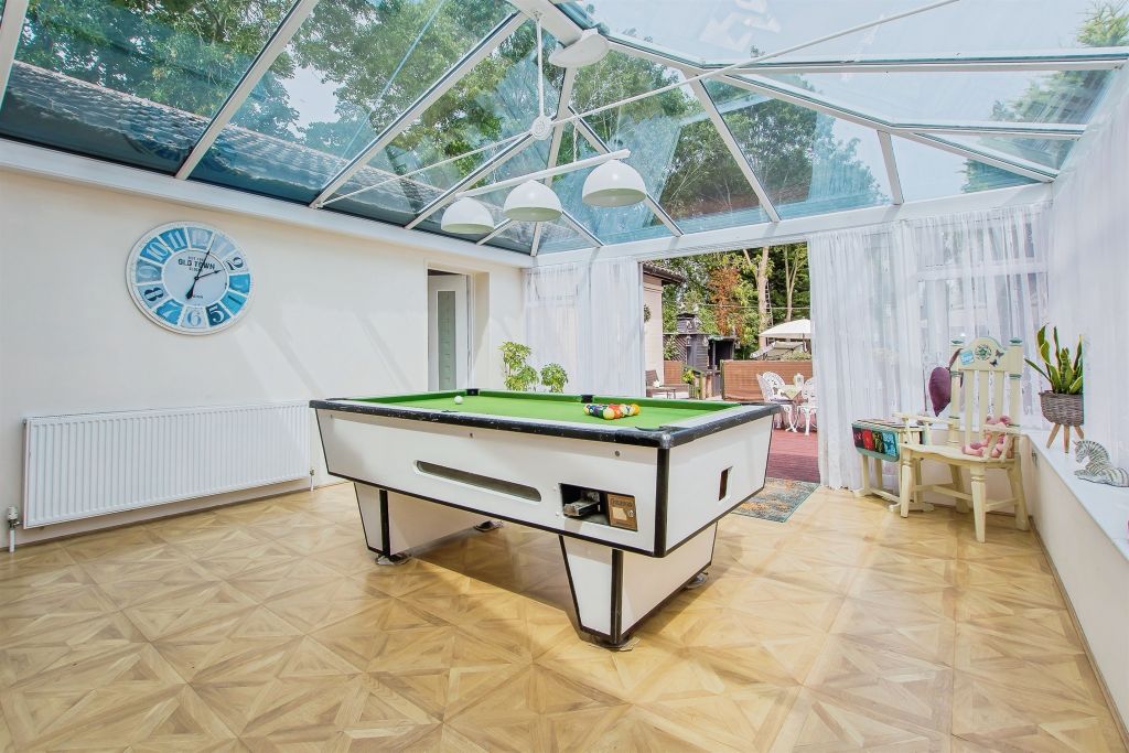 Property photo 3 of 34 Conservatory
