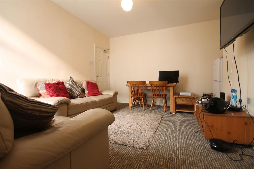 Property photo 2 of 8 1.Jpg