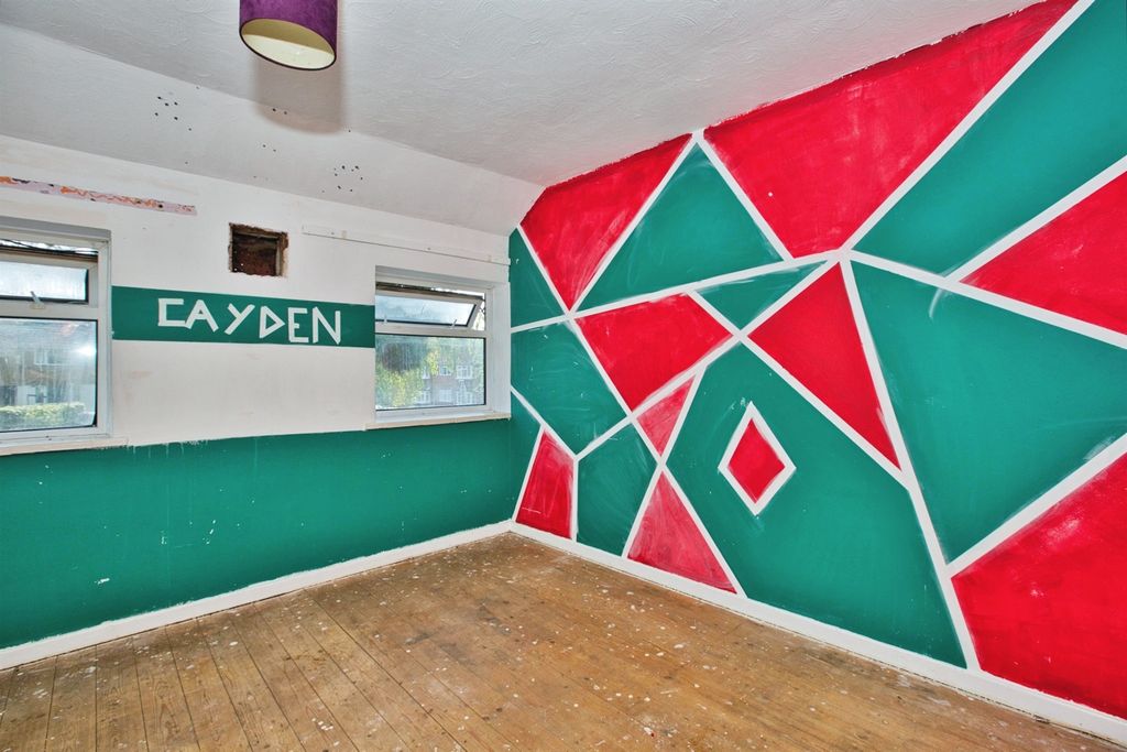 Property photo 3 of 17