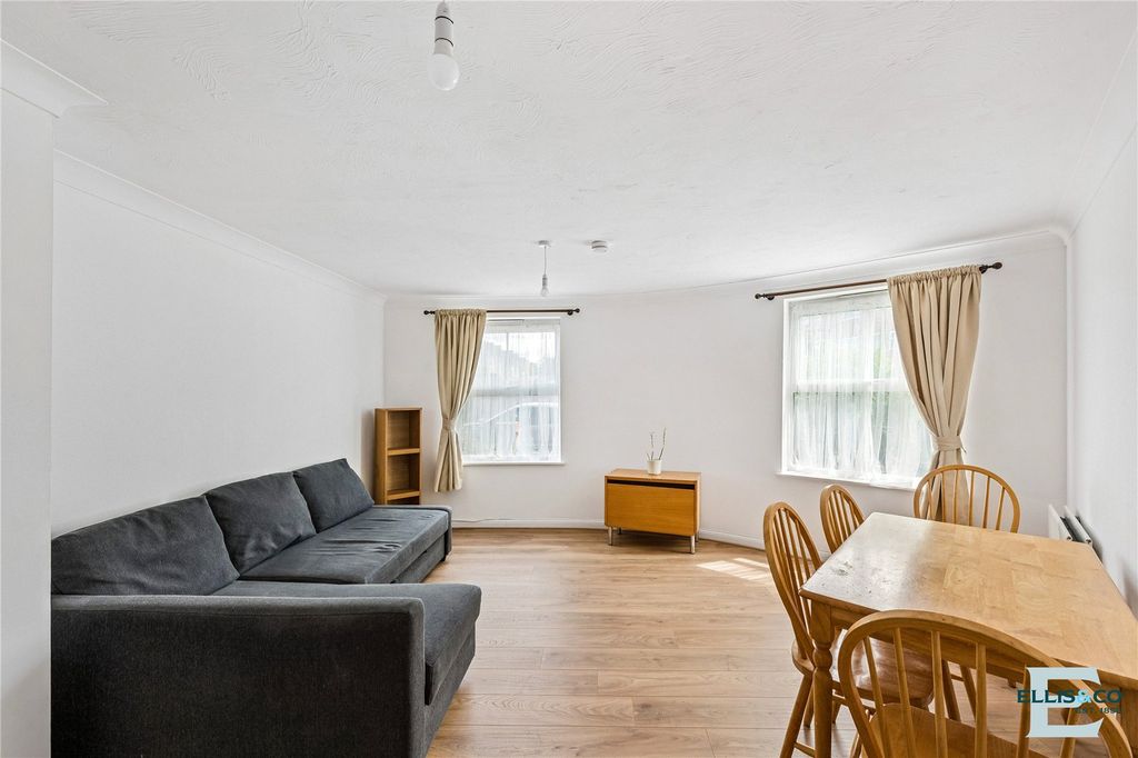 Property photo 2 of 12 Picture No. 29