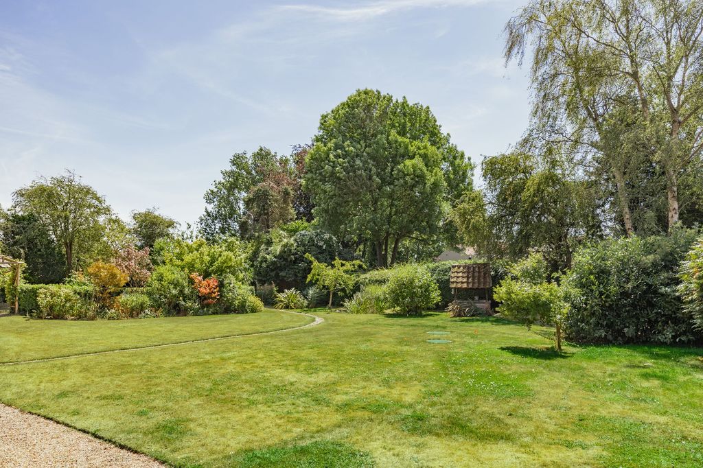 Property photo 2 of 20
