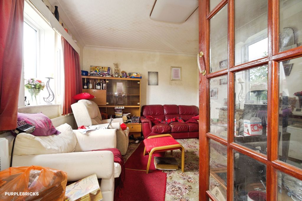 Property photo 3 of 19