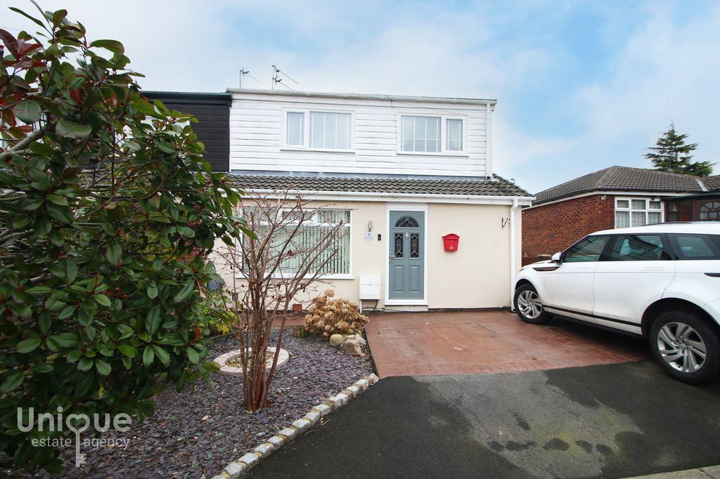 Property photo 2 of 28