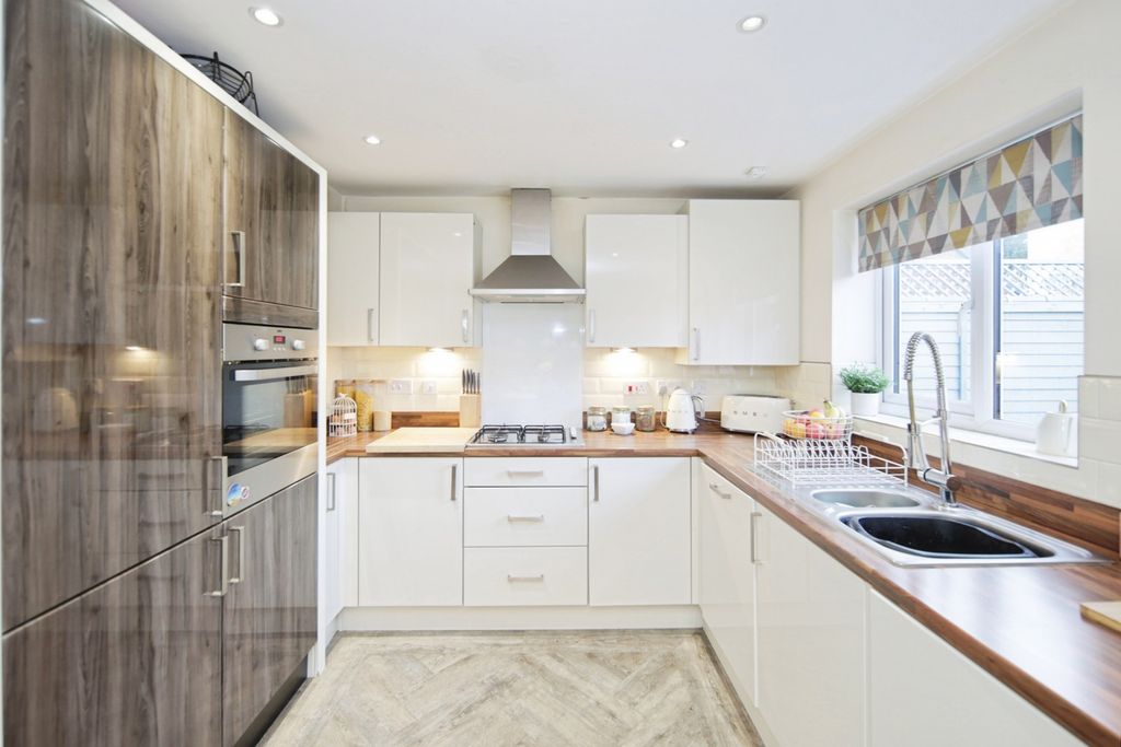 Property photo 3 of 19 Pbox-Img.Jpg