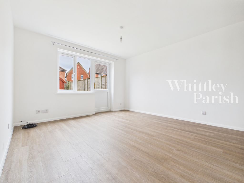 Property photo 3 of 14 Cam04332G0-Pr0706-Still009