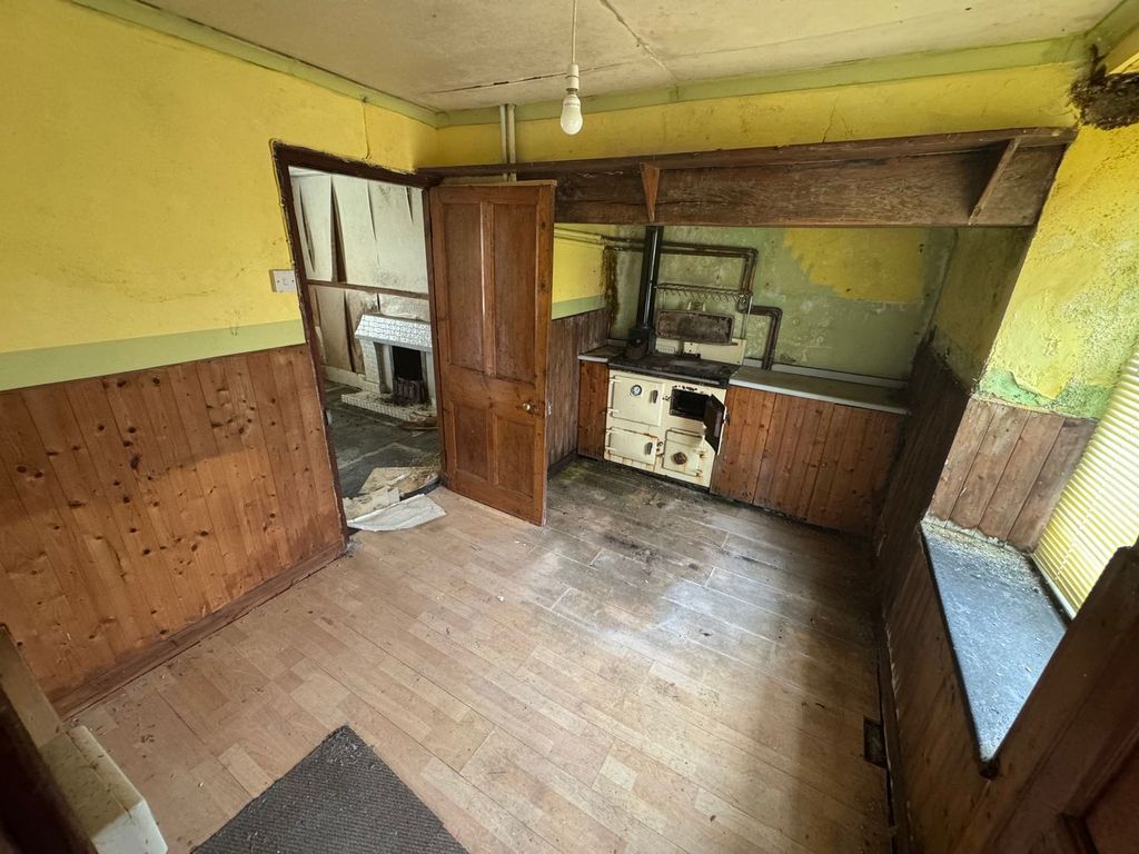 Property photo 2 of 22