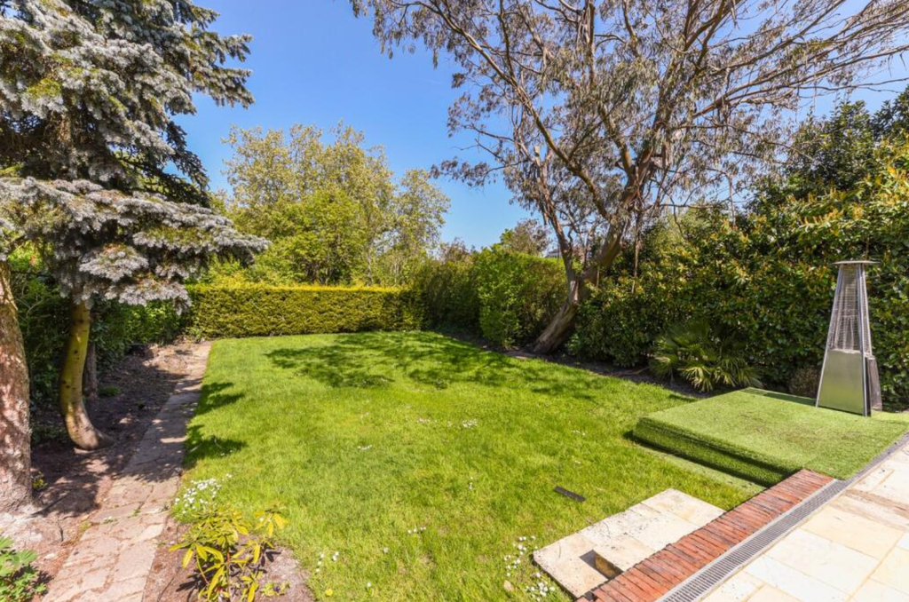 Property photo 3 of 11