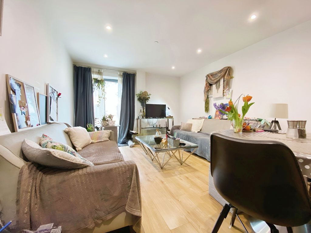 Property photo 1 of 6 Photo 03