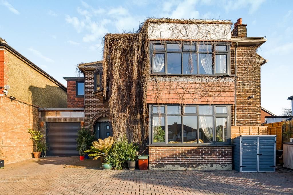 Property photo 1 of 21 External View