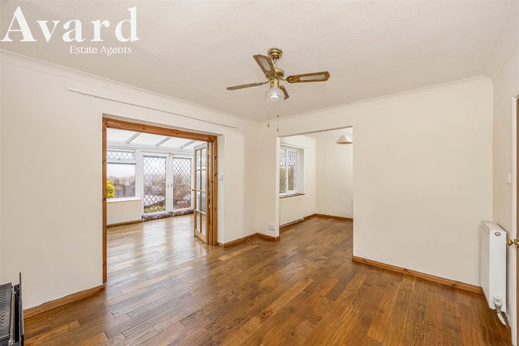 Property photo 2 of 22 Elsted Crescent 31-018.Jpg