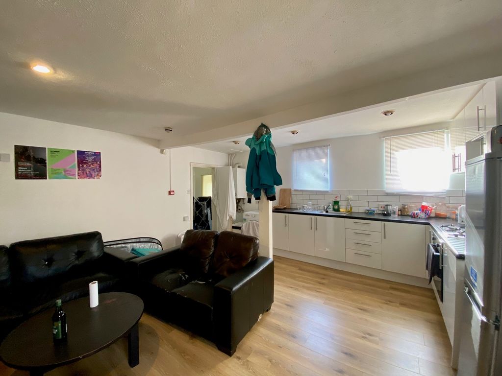 Property photo 3 of 4