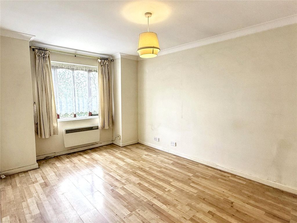 Property photo 3 of 7 Picture No. 04