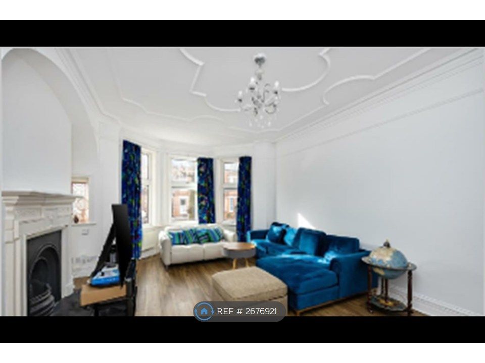 Property photo 2 of 10 Lounge Up