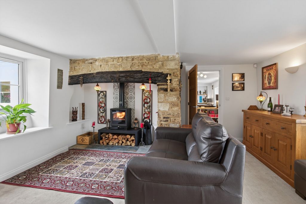 Property photo 2 of 48
