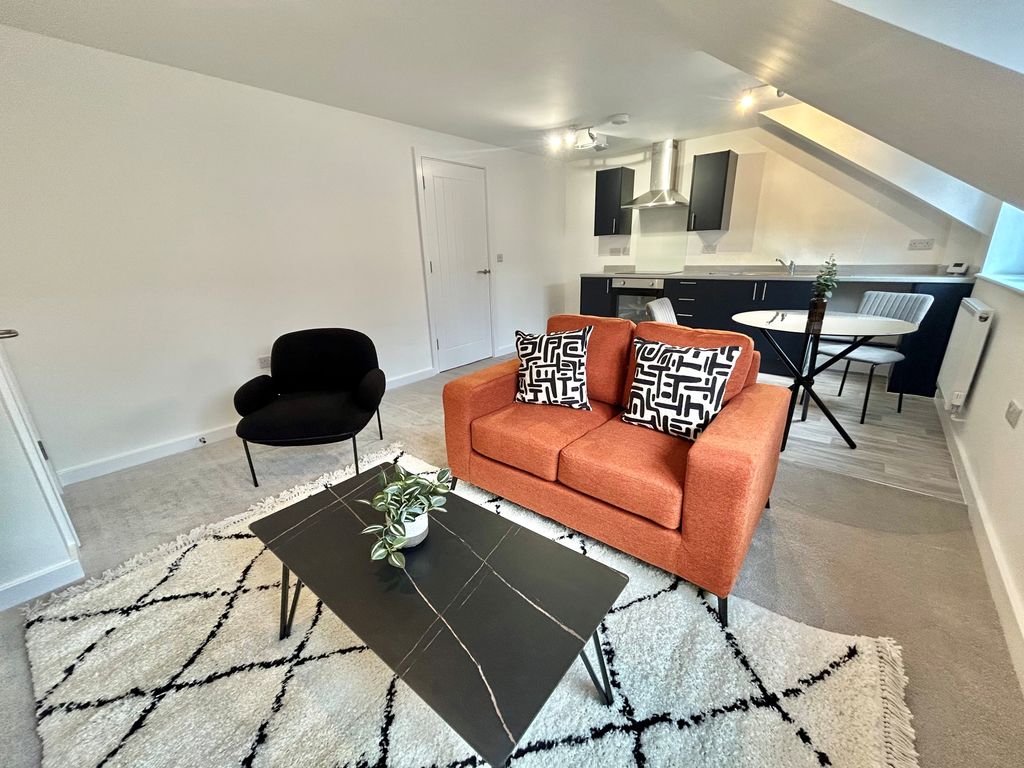 Property photo 2 of 12 Image