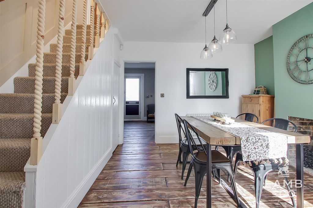 Property photo 3 of 14 Dining Room