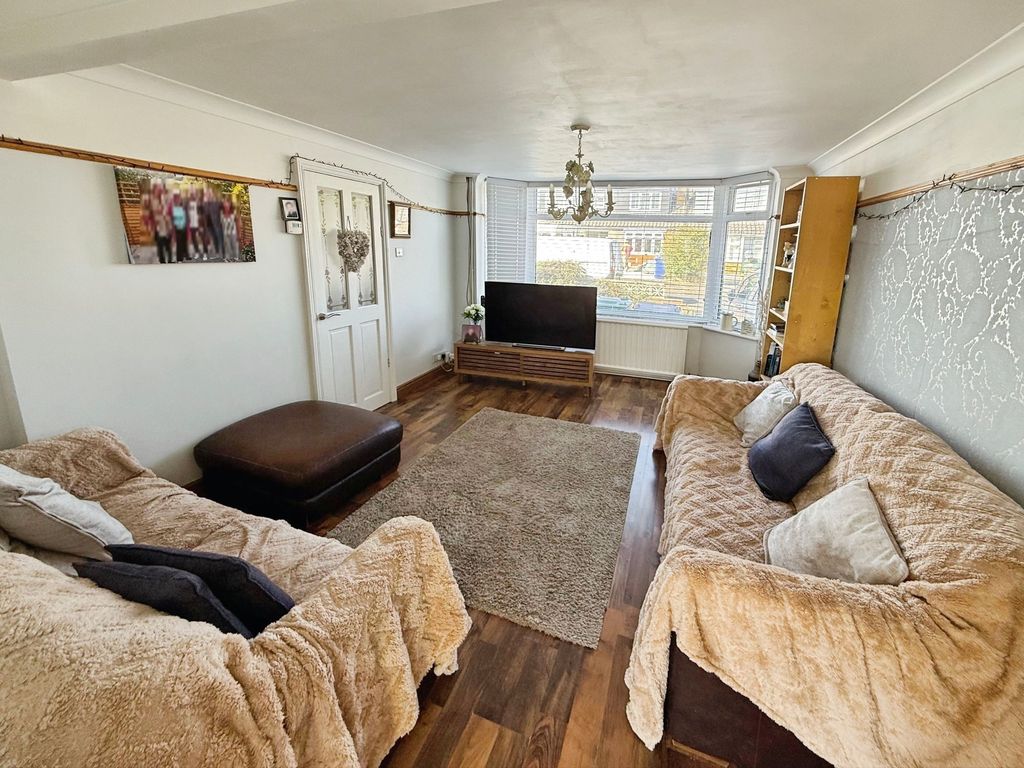 Property photo 2 of 21