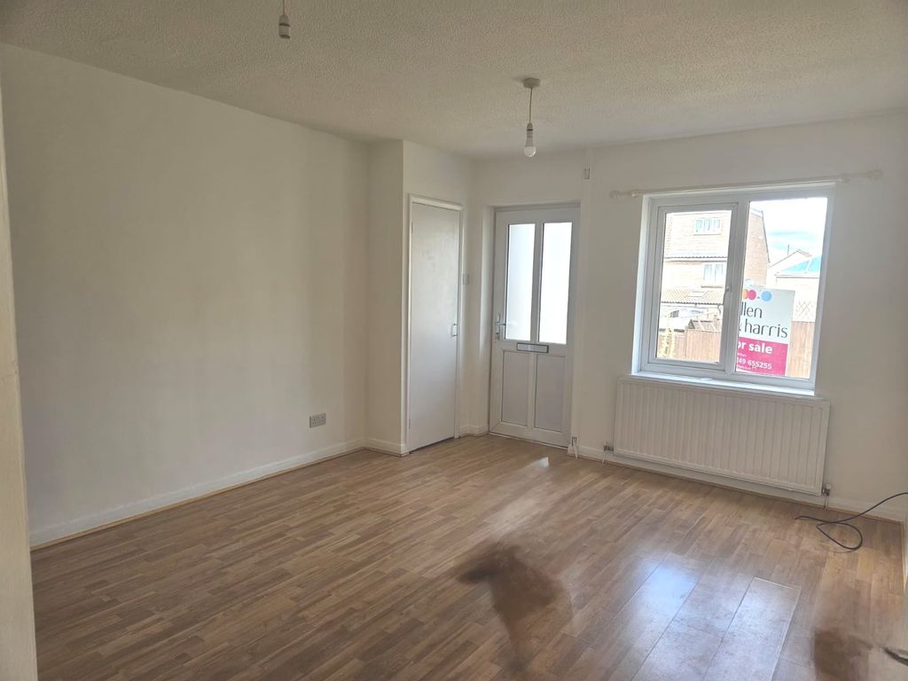 Property photo 3 of 8