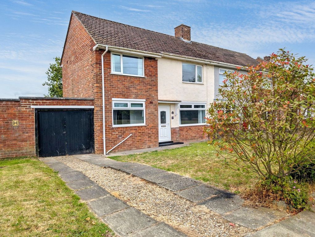 Property photo 1 of 12