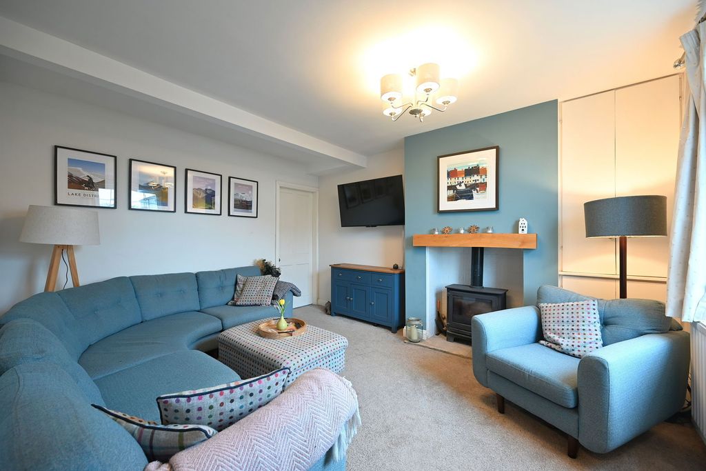 Property photo 2 of 23