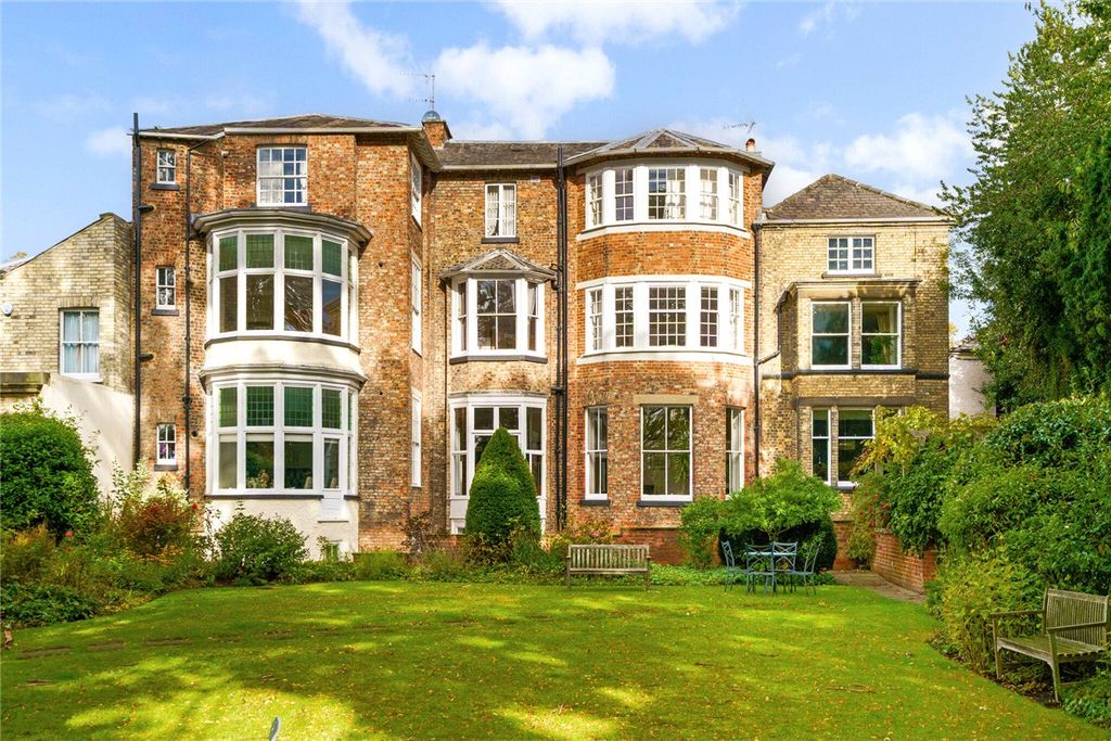 Property photo 1 of 18 Picture No. 24